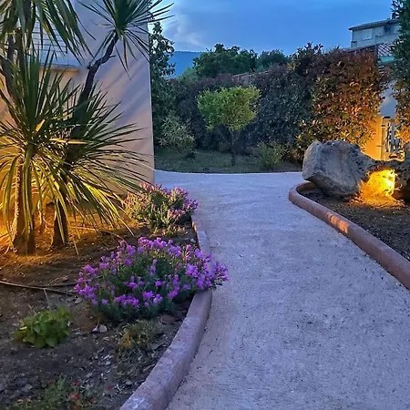 Avec Piscine Privee A Lucie Βίλα