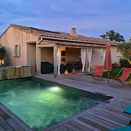 Avec Piscine Privee A Lucie Βίλα