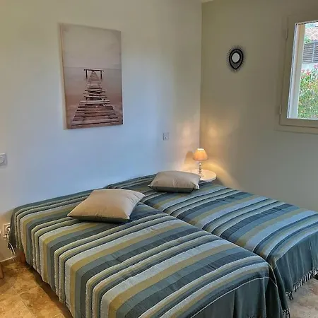 Avec Piscine Privee A Lucie