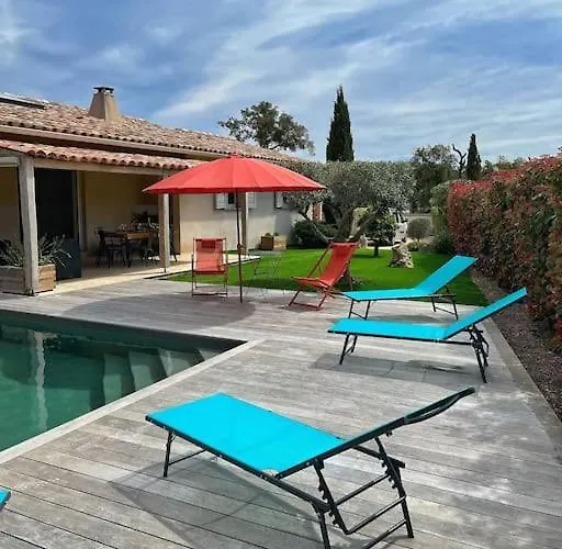 Avec Piscine Privée à Lucie Villa *